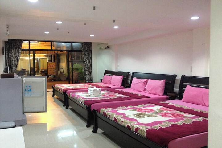 Room 45 of 114