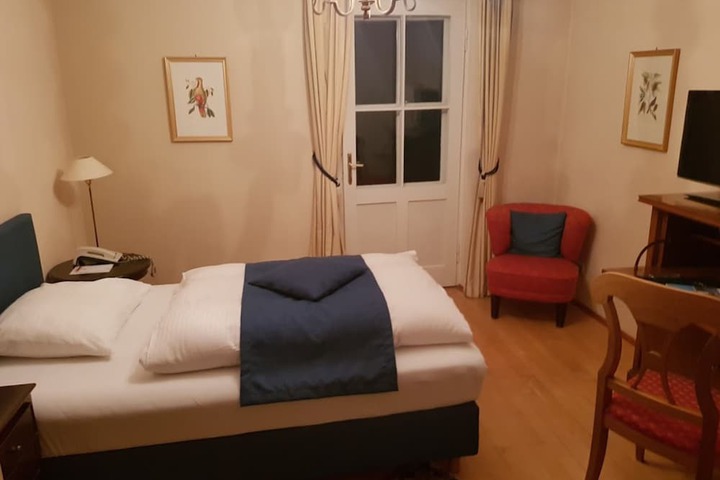 Room 26 of 61