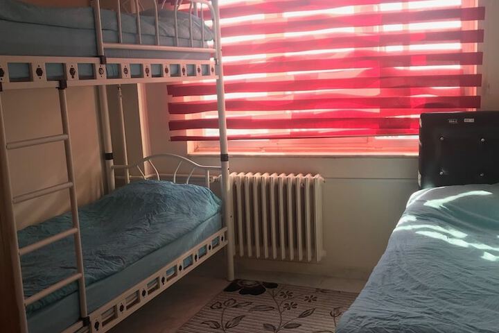 Room 5 of 12