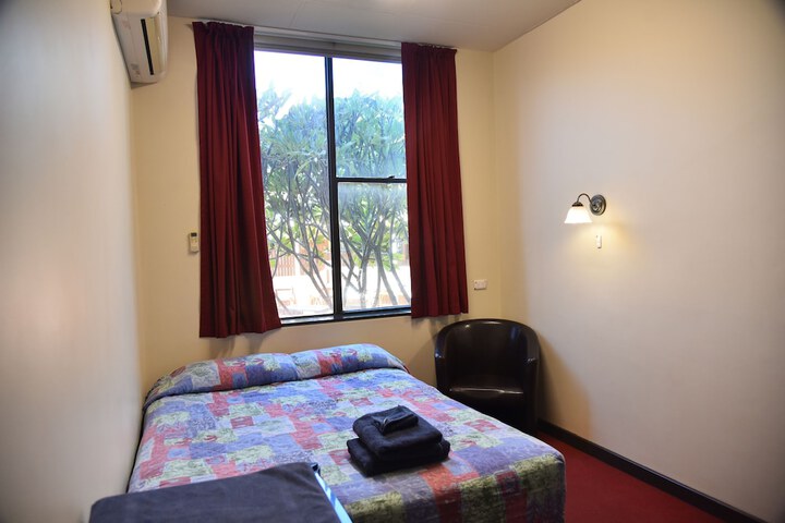 Room 9 of 27