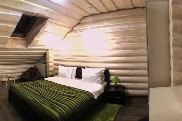 Room 17 of 79