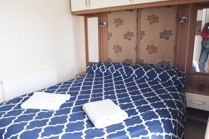 Room 3 of 27
