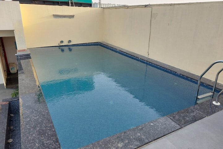 Pool 22 of 25