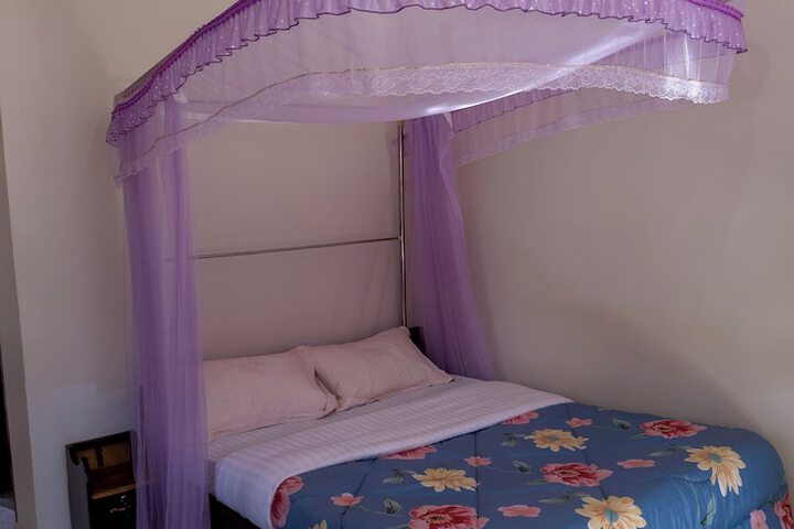 Room 16 of 28
