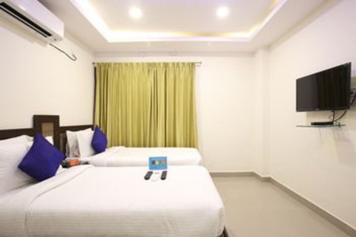 Room 10 of 18