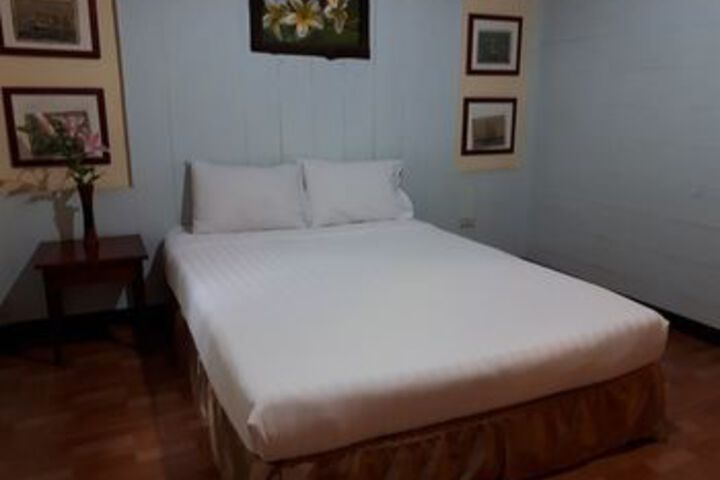 Room 12 of 23