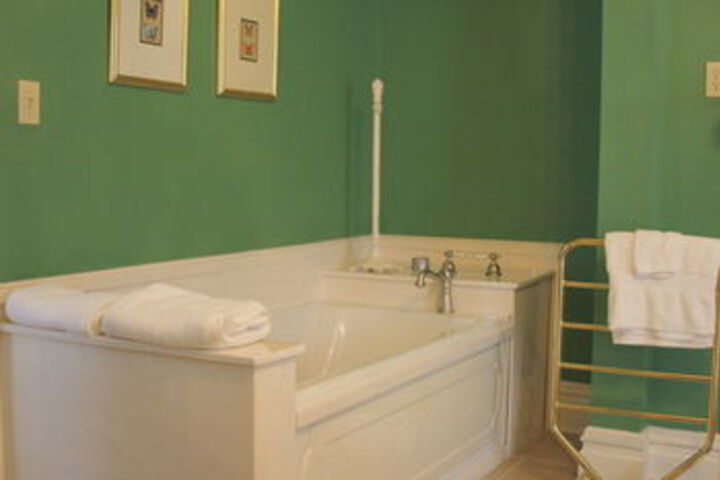 Room 4 of 19
