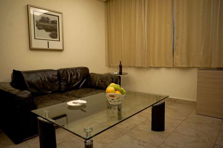Room 32 of 61