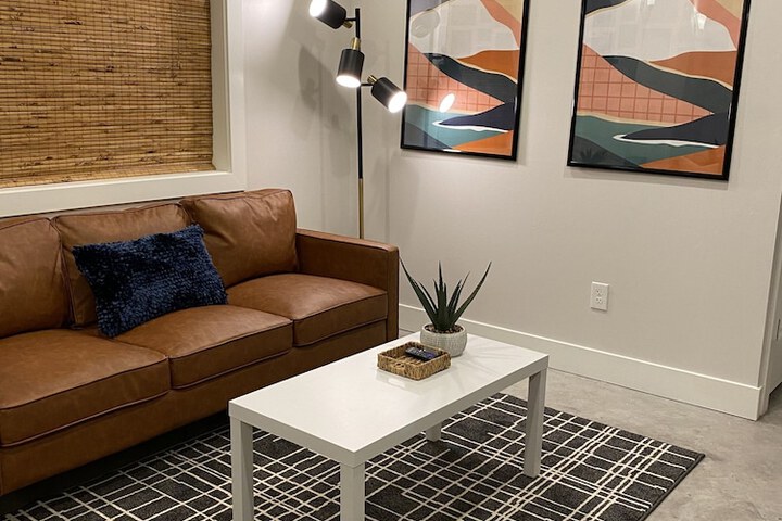 Lounge 252 of 426