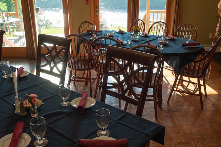 Dining 52 of 80