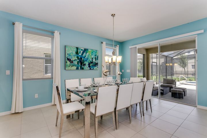 7041oakwood in Davenport, FL