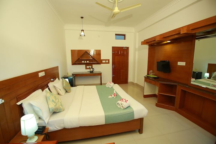 Room 10 of 32