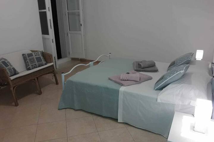 Room 8 of 10