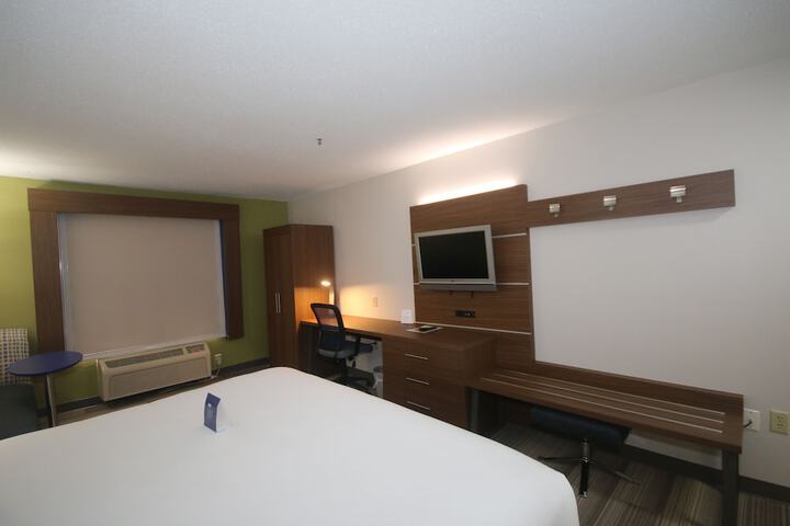 Standard King Bed Accessible (1 of 11)