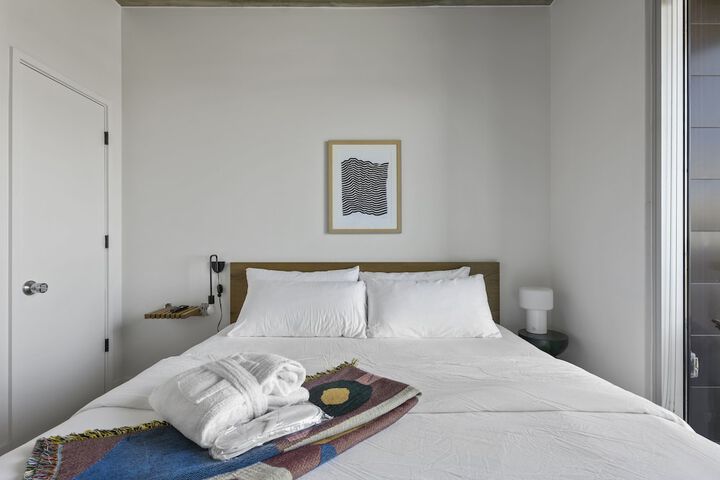 Room 62 of 860