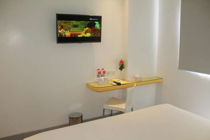 Room 9 of 39