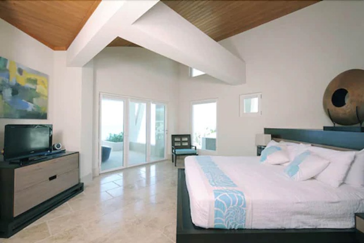Room 3 of 34