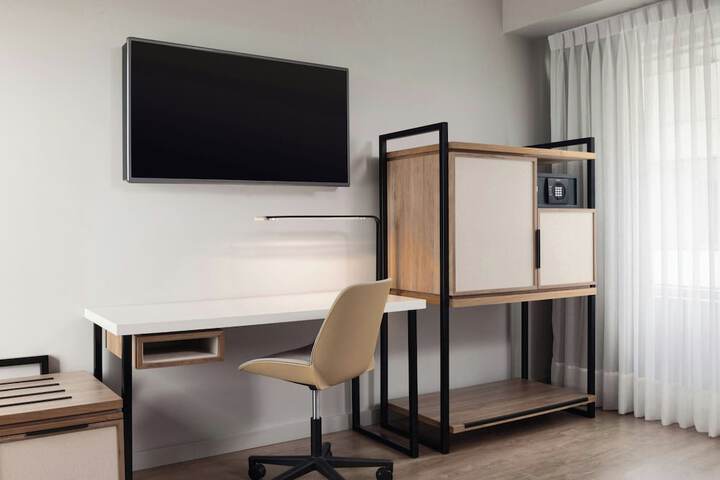 Room 5 of 70