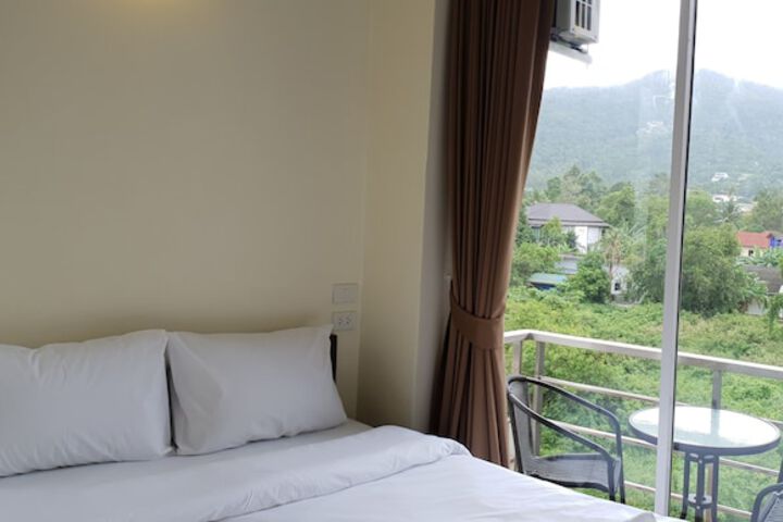 Room 12 of 36