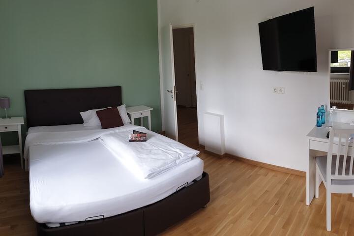 Room 7 of 36