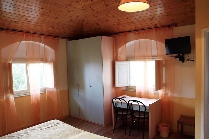 Room 3 of 22