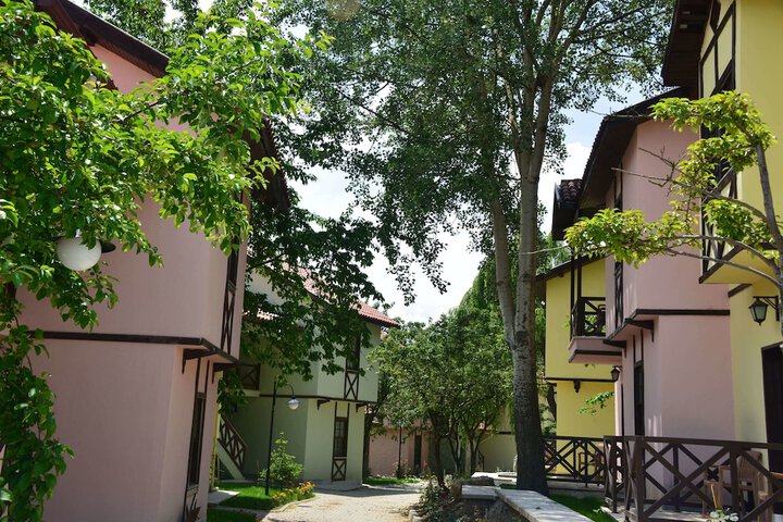 Hotel 199 of 227