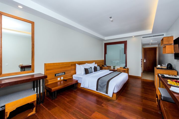 Room 13 of 63