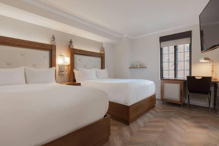 Luxury Double Bed (1 of 16)