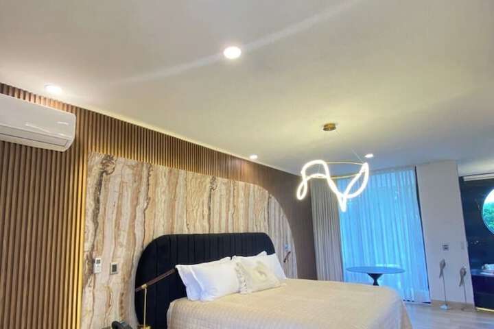 Room 83 of 205