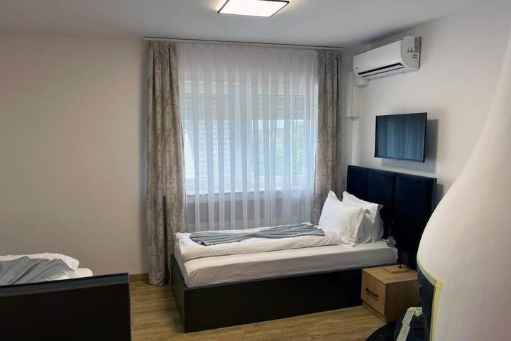 Room 4 of 23