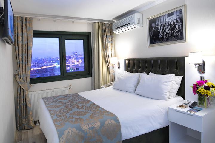 Room 8 of 26