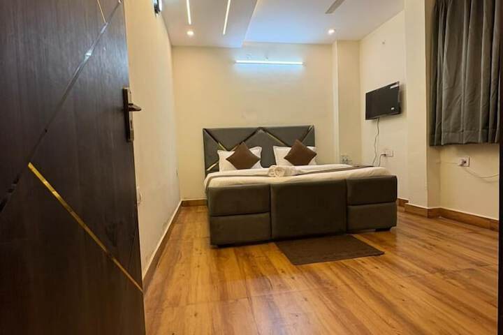 Room 16 of 47