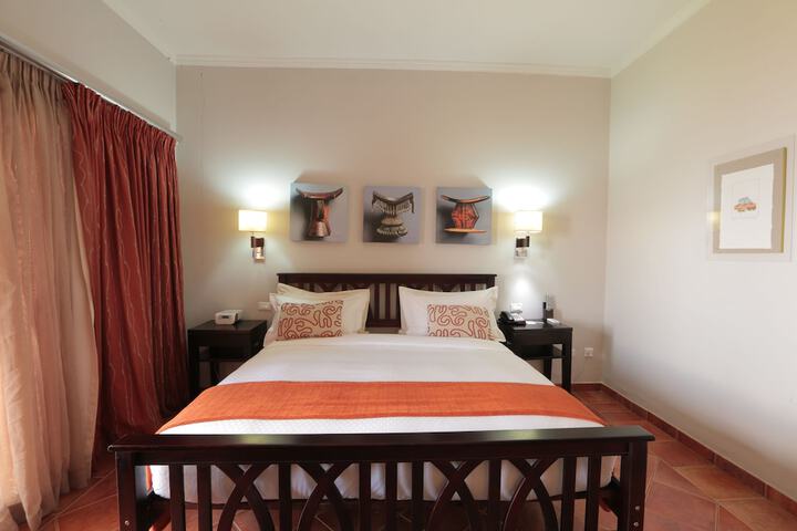 Room 8 of 98