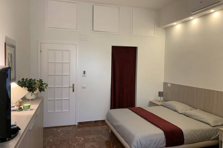 Room 21 of 27