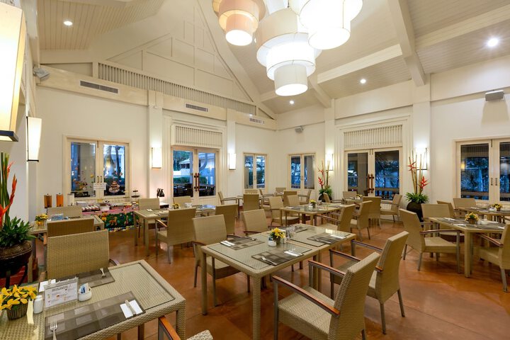 Dining 104 of 120