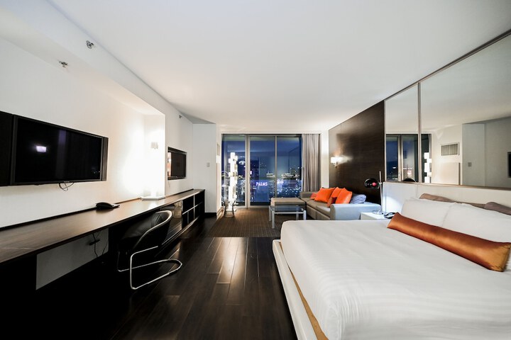 Room 7 of 484