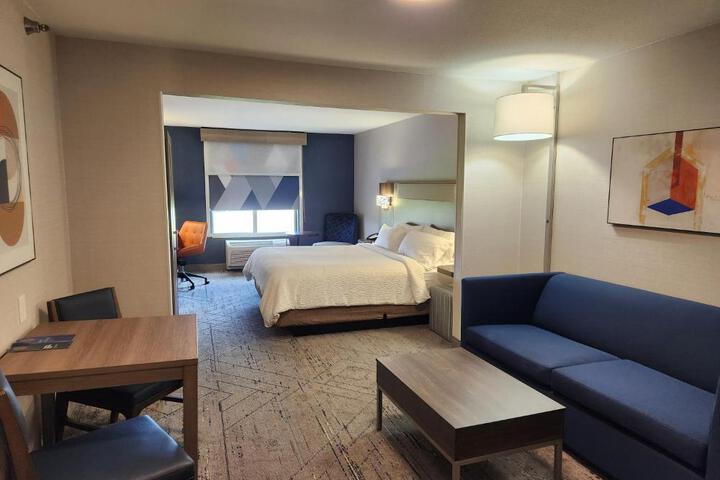 Standard King Bed Accessible (2 of 12)