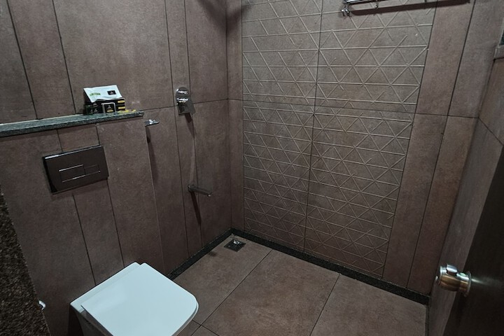 Room 27 of 30