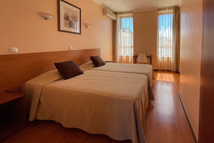 Room 14 of 26