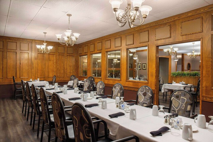 Dining 53 of 81