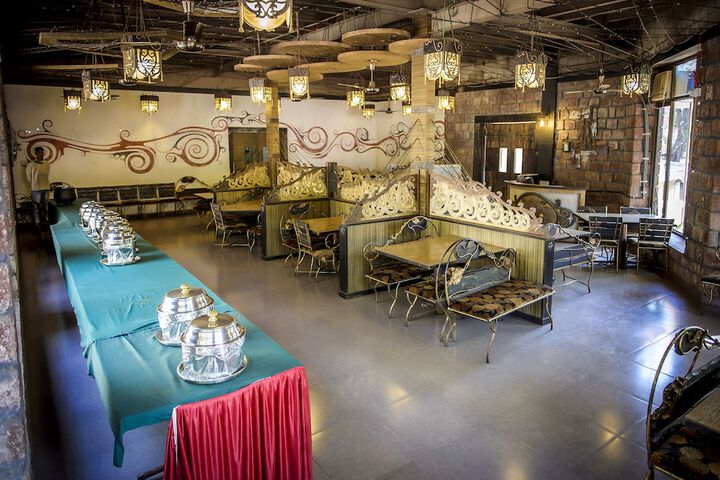 Dining 60 of 78
