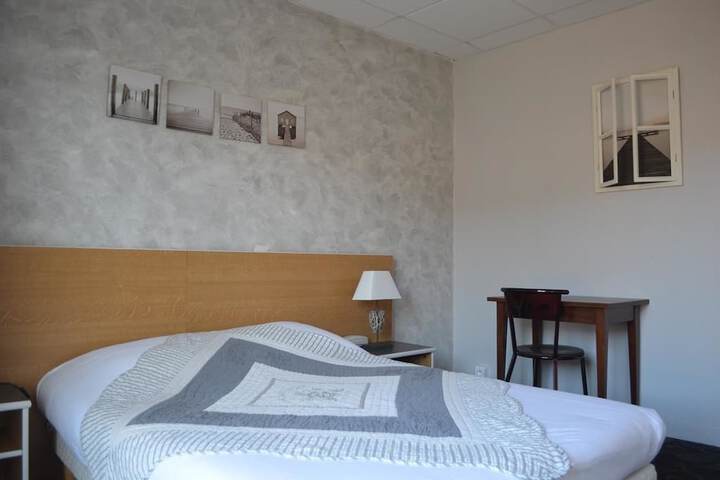 Room 11 of 25