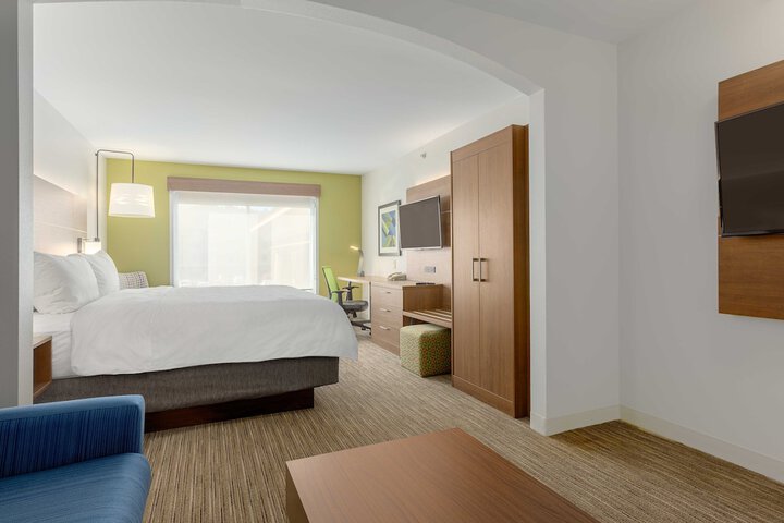 Room 7 of 34