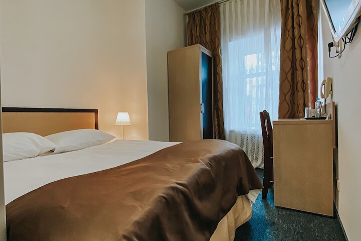 Room 32 of 77