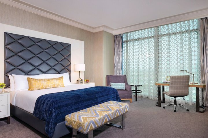 Room 8 of 70