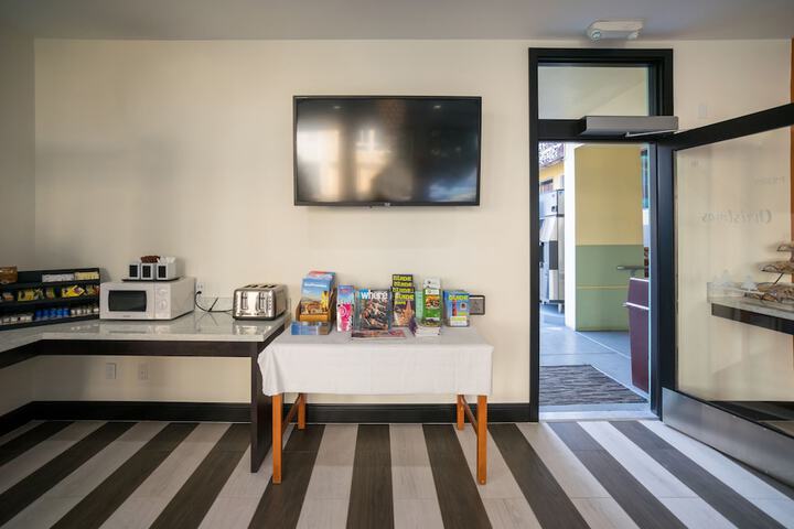 Snack bar