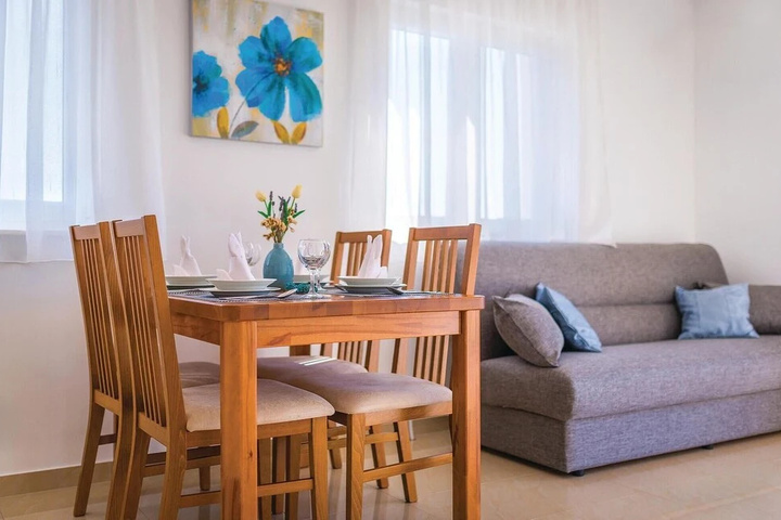 Nice Home in Rogoznica With Wifi and 6 Bedrooms