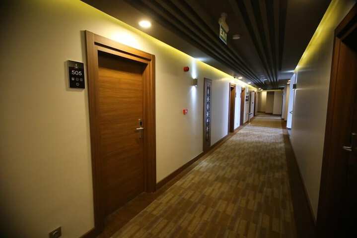 Ballroom/Hall 37 of 44