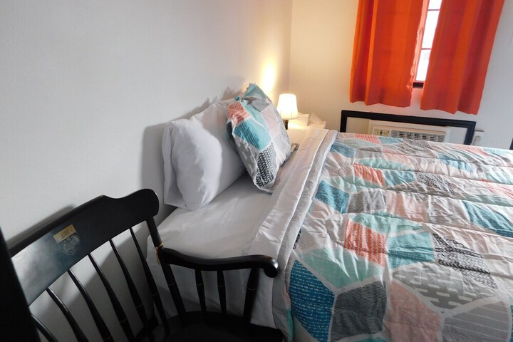 Room 13 of 27