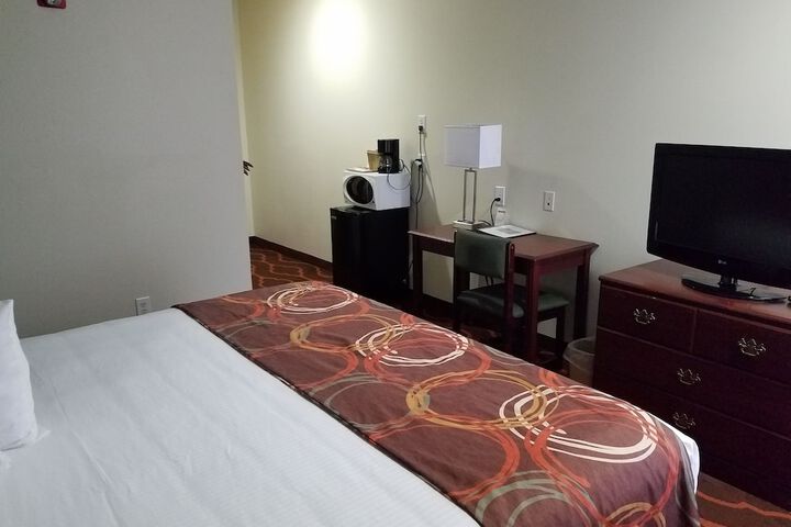 1 King Bed (6 of 45)